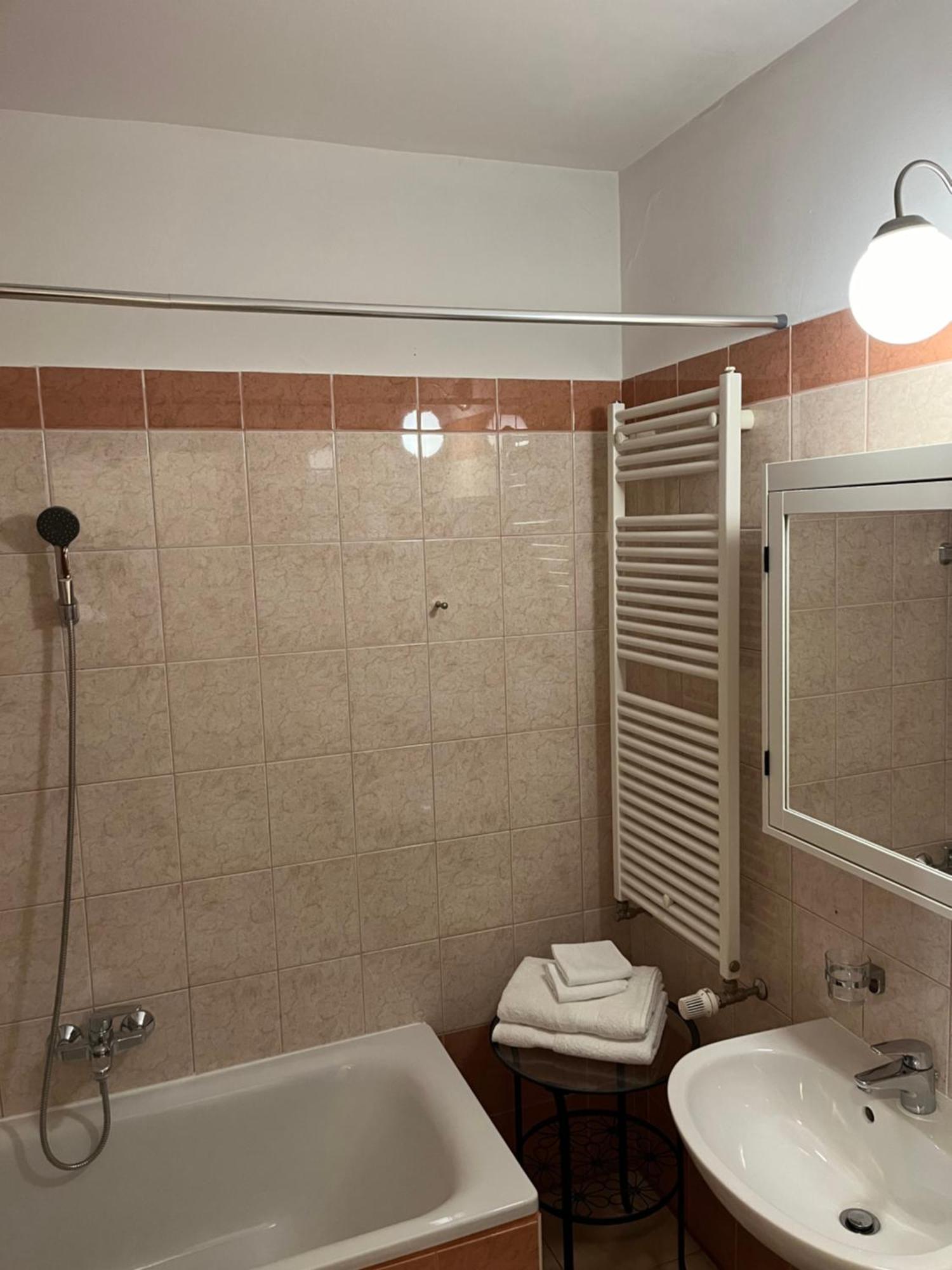 City Center Apartments With Optional Garage Будапеща Екстериор снимка