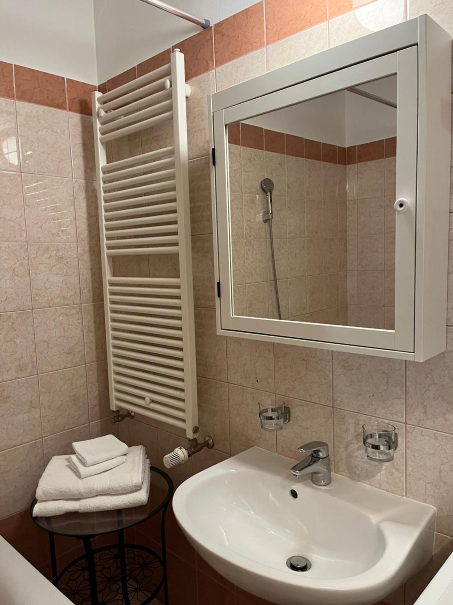 City Center Apartments With Optional Garage Будапеща Екстериор снимка